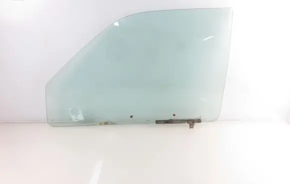 Mitsubishi Pajero Front door window glass four-door