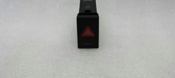 Volkswagen PASSAT B6 Hazard light switch 3B0953235D