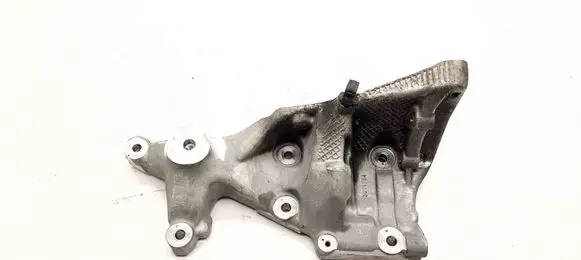 Engine mounting bracket