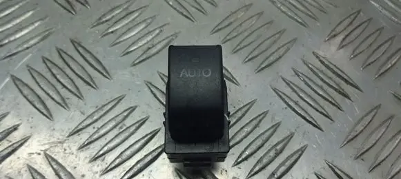 Toyota Avensis T250 Quarter vent window switch 84810-05050