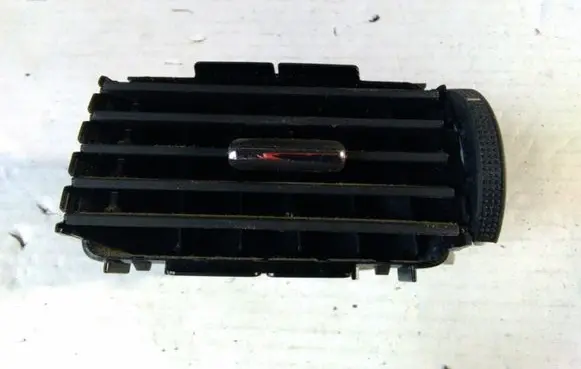 Toyota Avensis T250 Dash center air vent grill TSM5512G