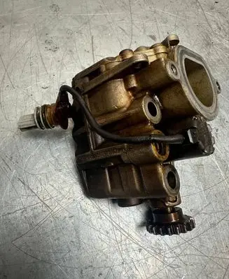 Renault Megane III Oil pump 150002257R 041214115