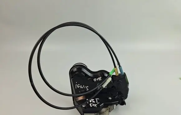 Suzuki Ignis Front door lock A046693