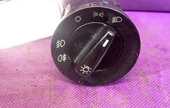 Volkswagen Golf IV Light switch 0602090002P