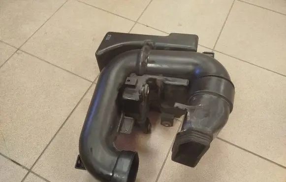 KIA Carens III Intake resonator 28220A4200 28220A4000