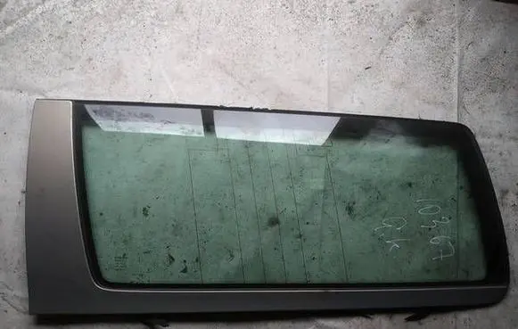 Volvo XC70 Rear side window as2