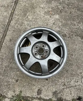 Toyota Prius (NHW20) R15 alloy rim 