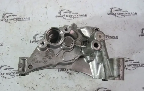 Volkswagen Golf VI Oil pump 03L115105C