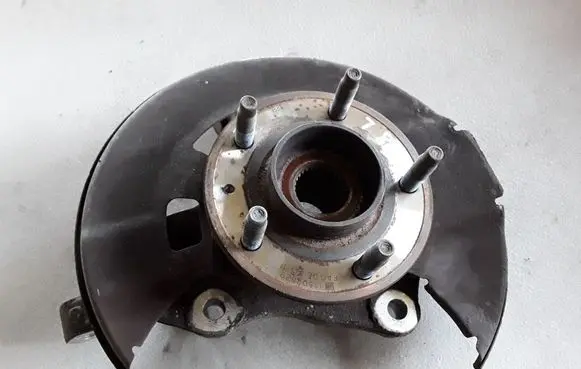Chevrolet Orlando Front wheel hub 13248526