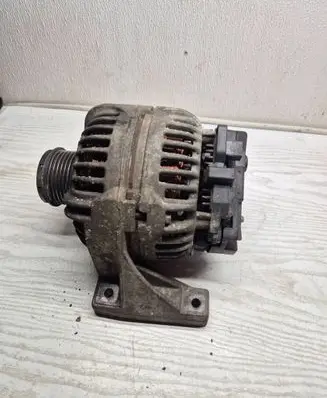 Volvo V70 Generator/alternator 30667894 0124525060