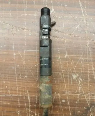 Fuel injector