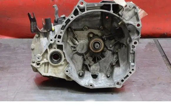 Nissan Micra Manual 6 speed gearbox JH3195