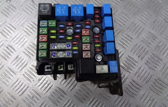 KIA Ceed Fuse box cover 91950-1H030