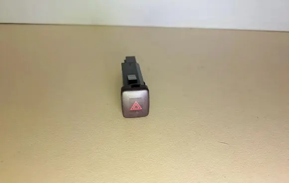 Volvo V70 Hazard light switch 30710106 07W514