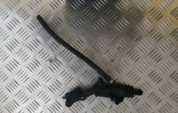 Clutch slave cylinder