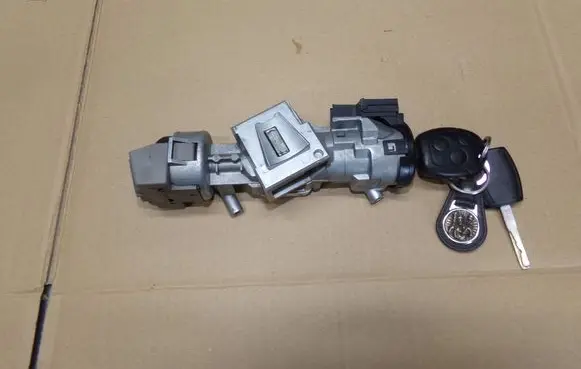Ford Focus C-MAX Ignition lock 3M513F880AC