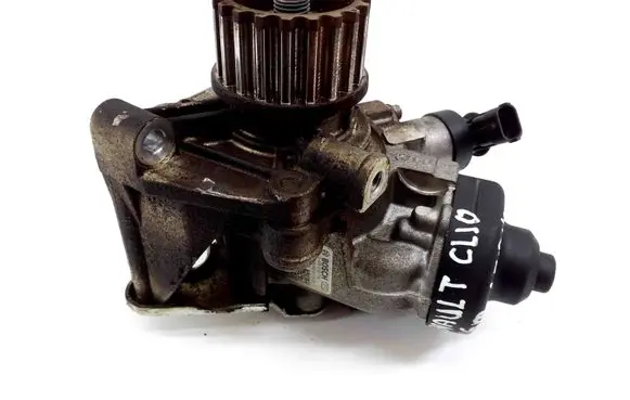 Renault Clio IV Fuel injection high pressure pump 167007358R