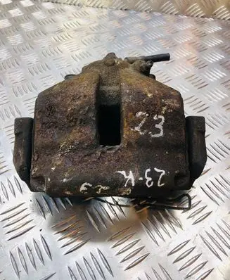 Volkswagen Touran I Front brake caliper