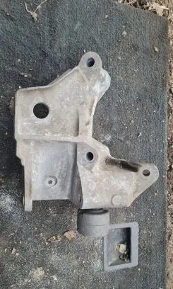 Volvo XC60 Engine mounting bracket 6G926P096FC