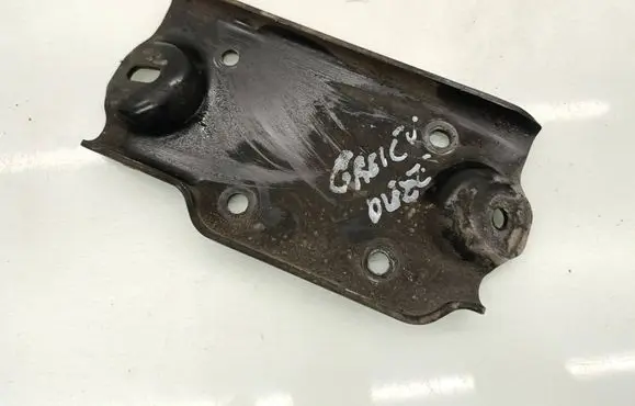 Dodge Nitro Gearbox mounting bracket 