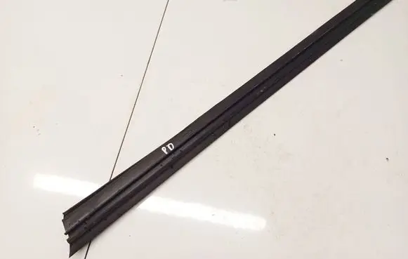 Opel Agila B Front door glass trim molding 