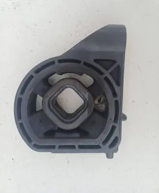Hyundai Tucson TL Radiator mount bracket 