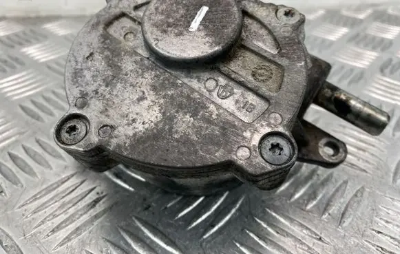 Mercedes-Benz E W211 Vacuum pump A6422300165