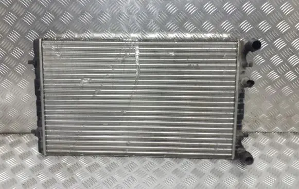 Volkswagen Golf IV Coolant radiator