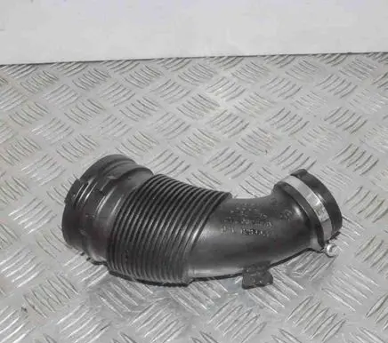 Audi A4 S4 B9 8W Air intake hose/pipe 04L129661B