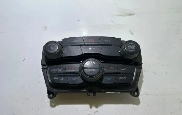 Dodge Challenger Climate control unit 82520128 P68184926AB 92014829