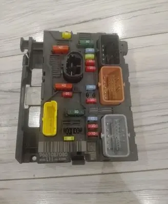 Peugeot 307 BSM Control unit 9661087080
