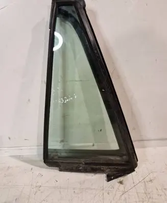Rear vent window glass