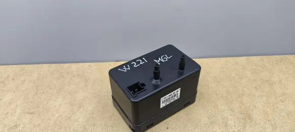 Mercedes-Benz R W251 Central locking vacuum pump 2218000248