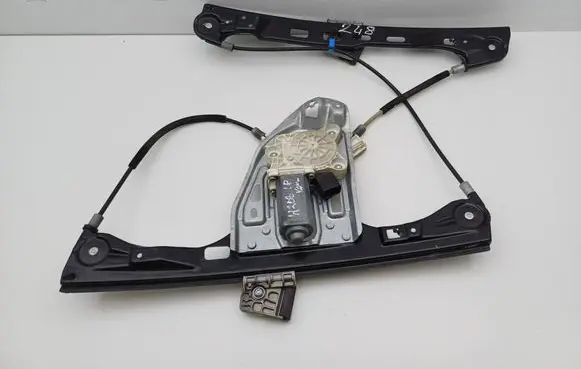 Mercedes-Benz C W203 Front door window regulator with motor A2118201842 A2037202946