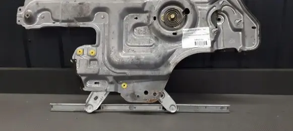 Hyundai Trajet Front window lifting mechanism without motor