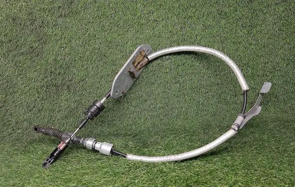 Toyota Camry VIII XV70 Gear shift cable linkage 