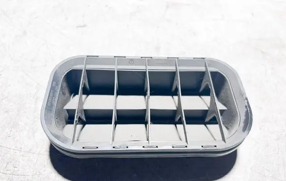 Audi Q7 4L Quarter panel pressure vent 4A0819181