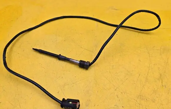 BMW 3 G20 G21 Exhaust gas temperature sensor 8490146