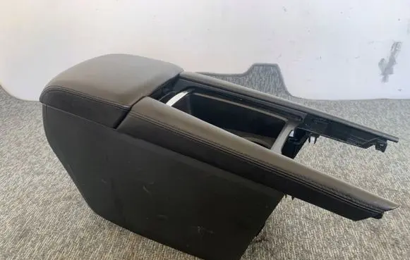Mazda 6 Center console 
