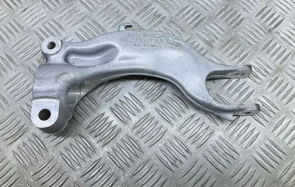 Audi A7 S7 4K8 Lower shock absorber bracket 4M0413037