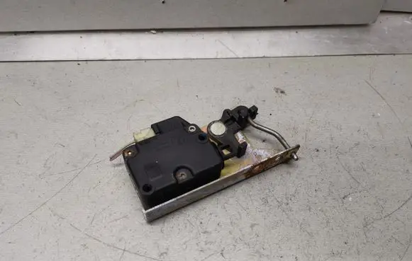 Jaguar XJ X300 Central locking motor B030296