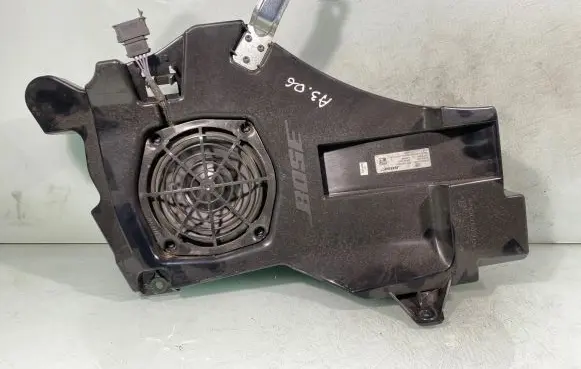 Audi A3 S3 8P Subwoofer speaker 8p4035382a
