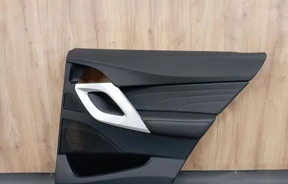 Citroen DS5 Coupe rear side trim panel 98009137ZD