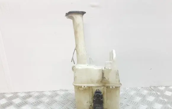 Toyota Corolla E120 E130 Windshield washer fluid reservoir/tank