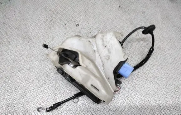 Volkswagen Jetta V Rear door lock