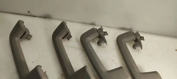 Volvo S40 A set of handles for the ceiling 