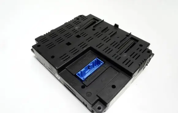 Fiat Punto Evo Central body control module 51888843 10R030427 FTEUH670