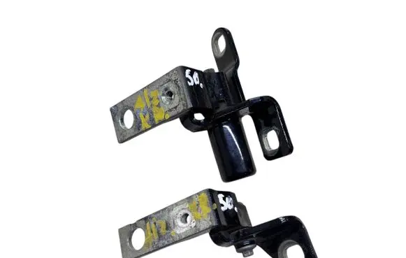 Ford S-MAX Rear door lower hinge A046575