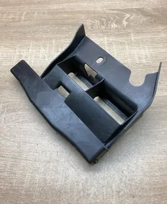 Mercedes-Benz E W212 Radiator mount bracket A2128850236