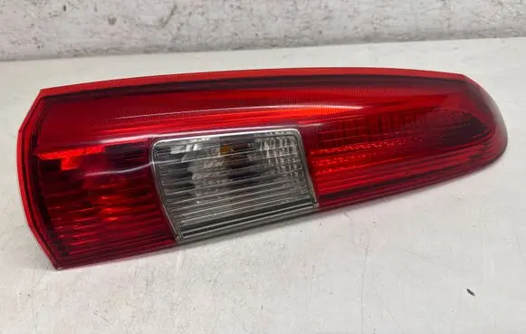 Volvo V70 Rear/tail lights 9154493